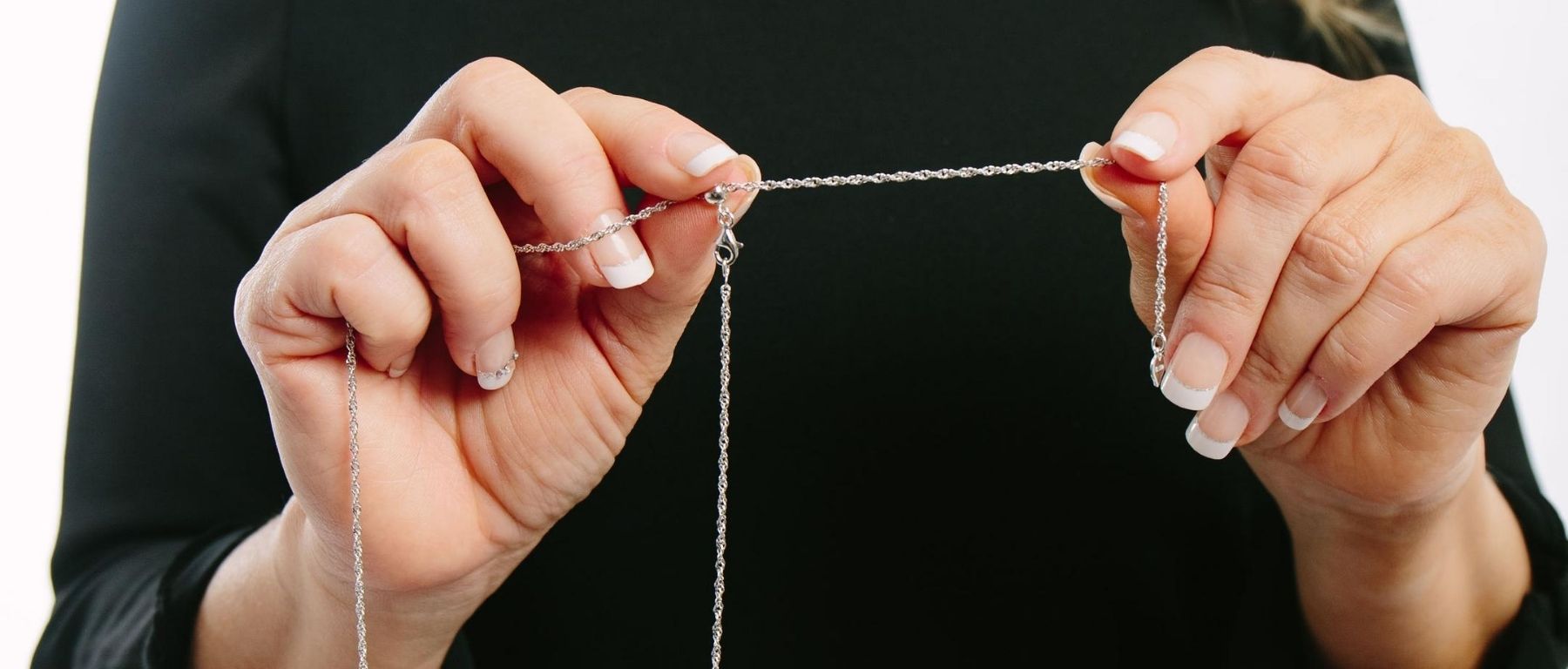 Adjustable vs. Fixed-Length Necklaces, and Where Fixed Still Wins